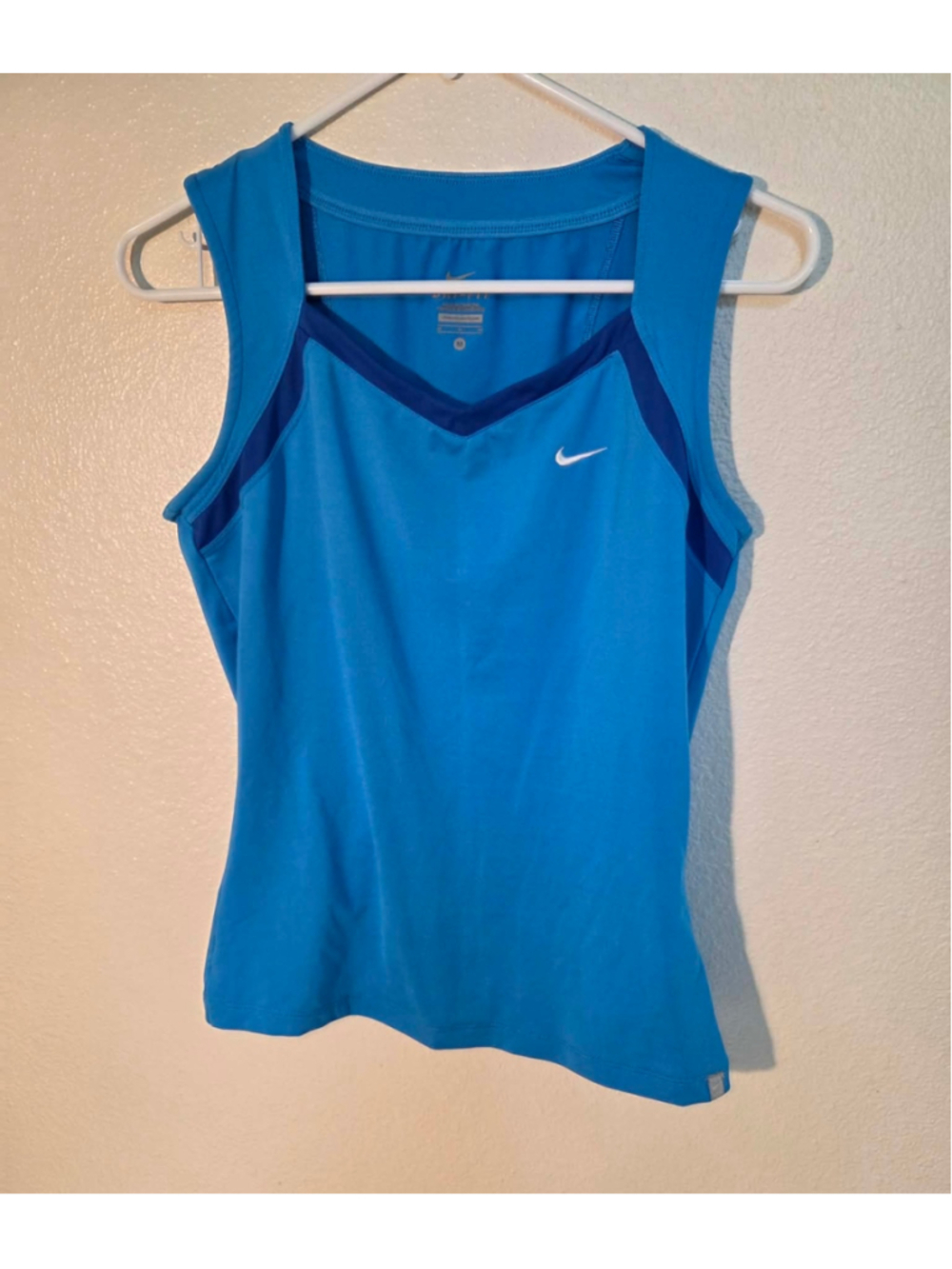 Nike Women’s Dri-FIT Fitted Tennis Athletic Tank Top Sky Blue Cobalt M W-242